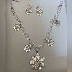 Two piece flower jewelry set